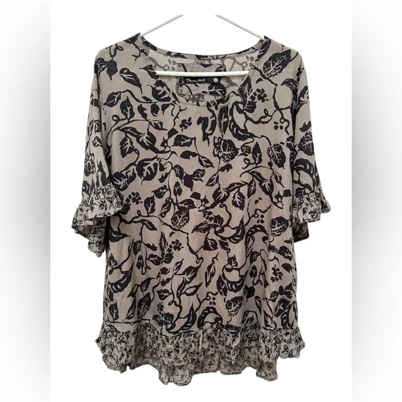 ✨ Tara Vao Flowy Top with ruffles made in Bali in large - Picture 8 of 17